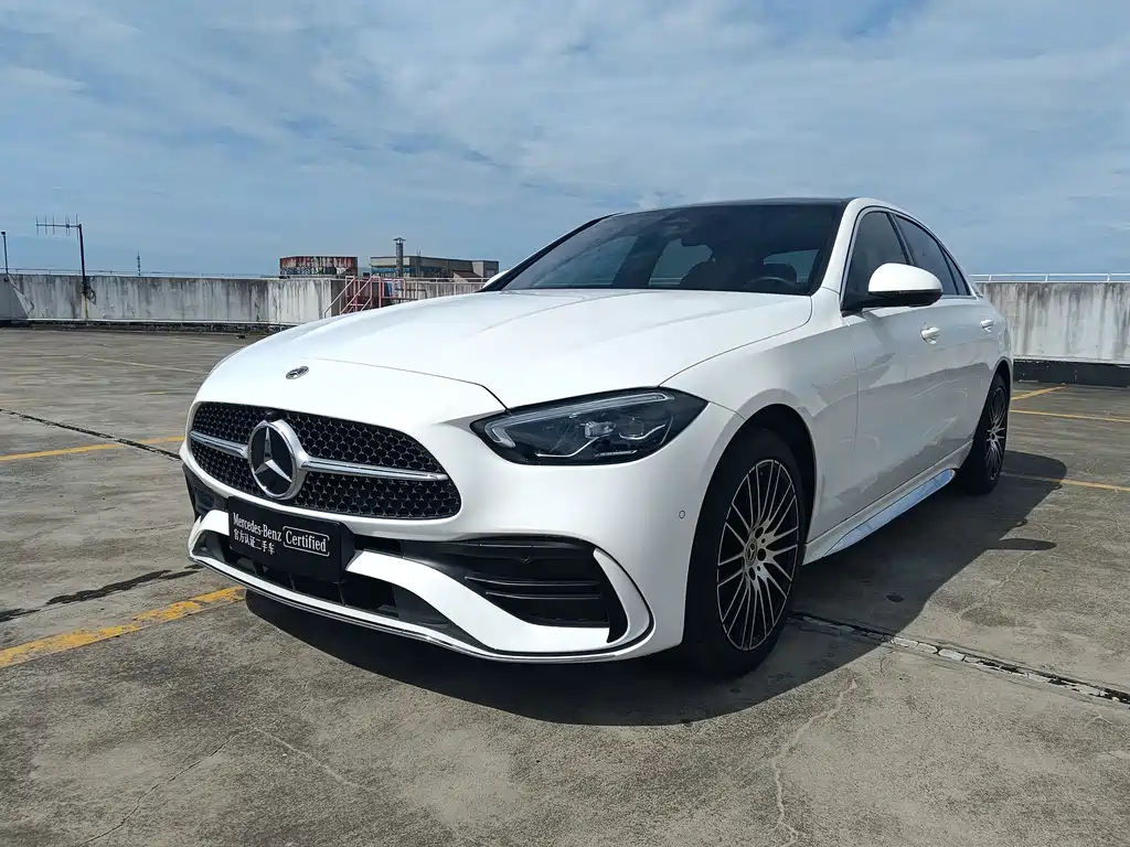 Mercedes-Benz C-Class 2024