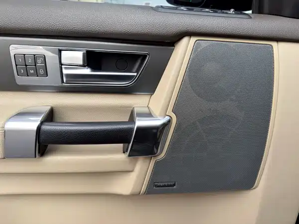 Land Rover Discovery 2016