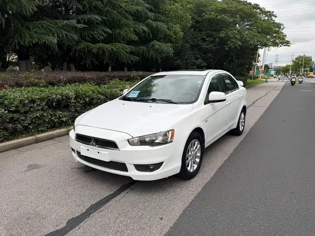 Mitsubishi Lancer EX 2012