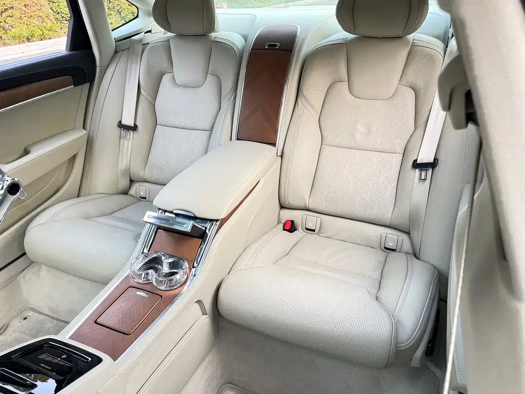 Volvo S90 PHEV 2018 — фото 16