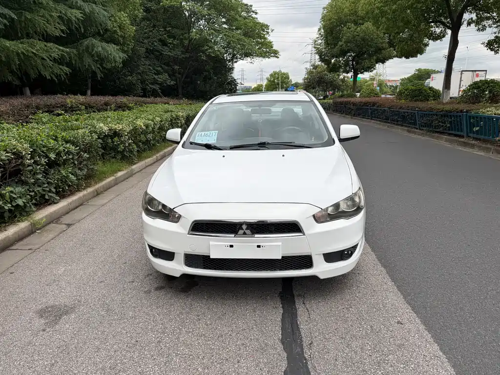 Mitsubishi Lancer EX 2012