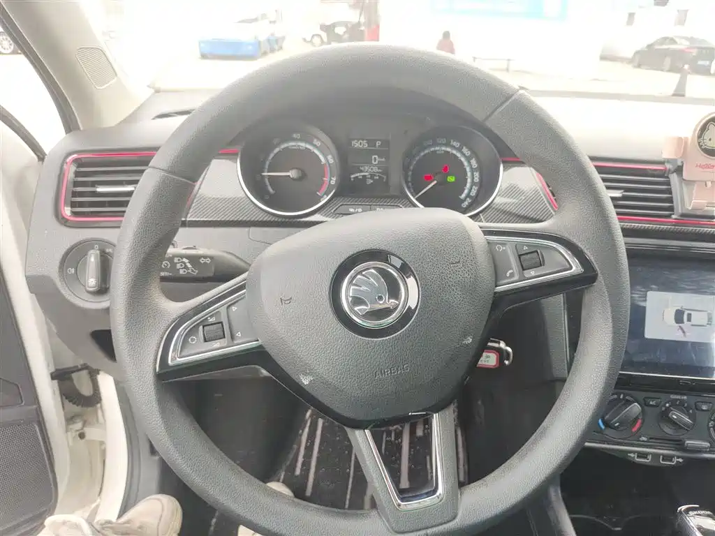 Skoda Rapid Spaceback 2020 — фото 7