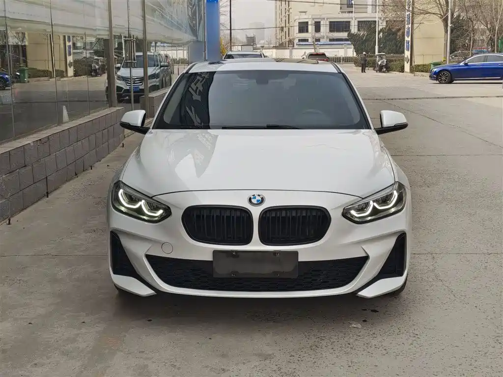 BMW 1 Series 2020 — фото 12