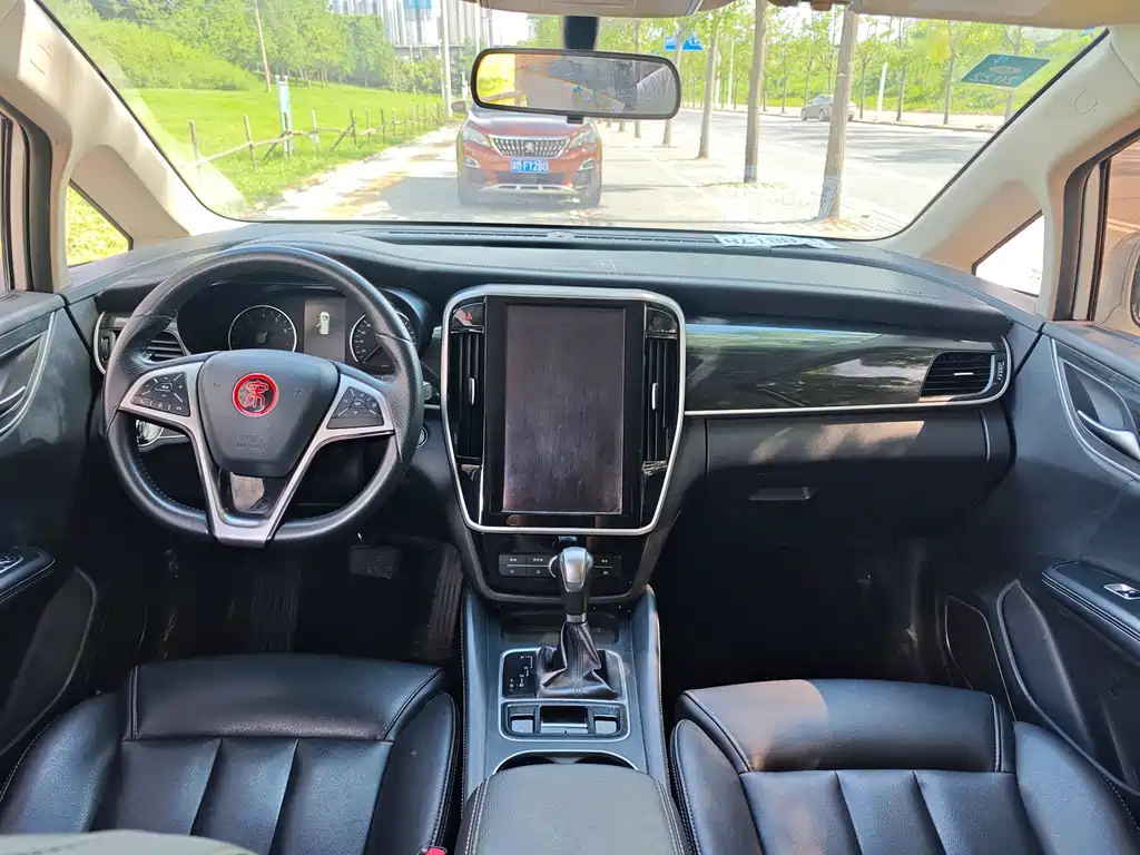 BYD MAX 2018