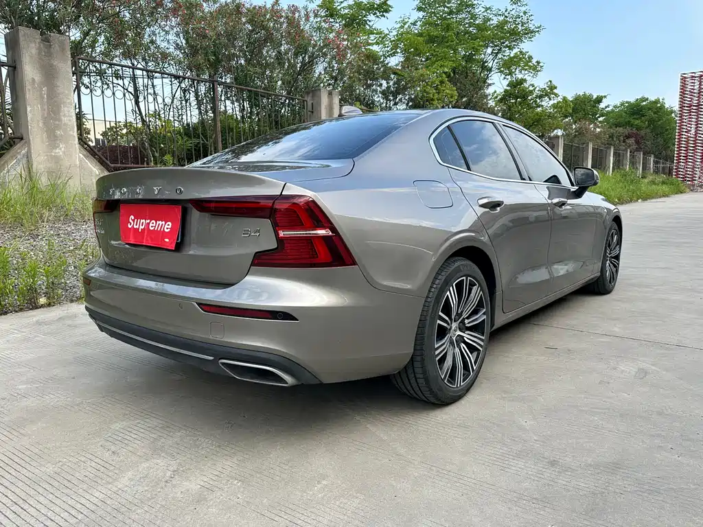 Volvo S60 2021 — фото 4