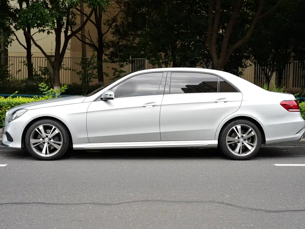 Mercedes-Benz E-Class 2014 — фото 10