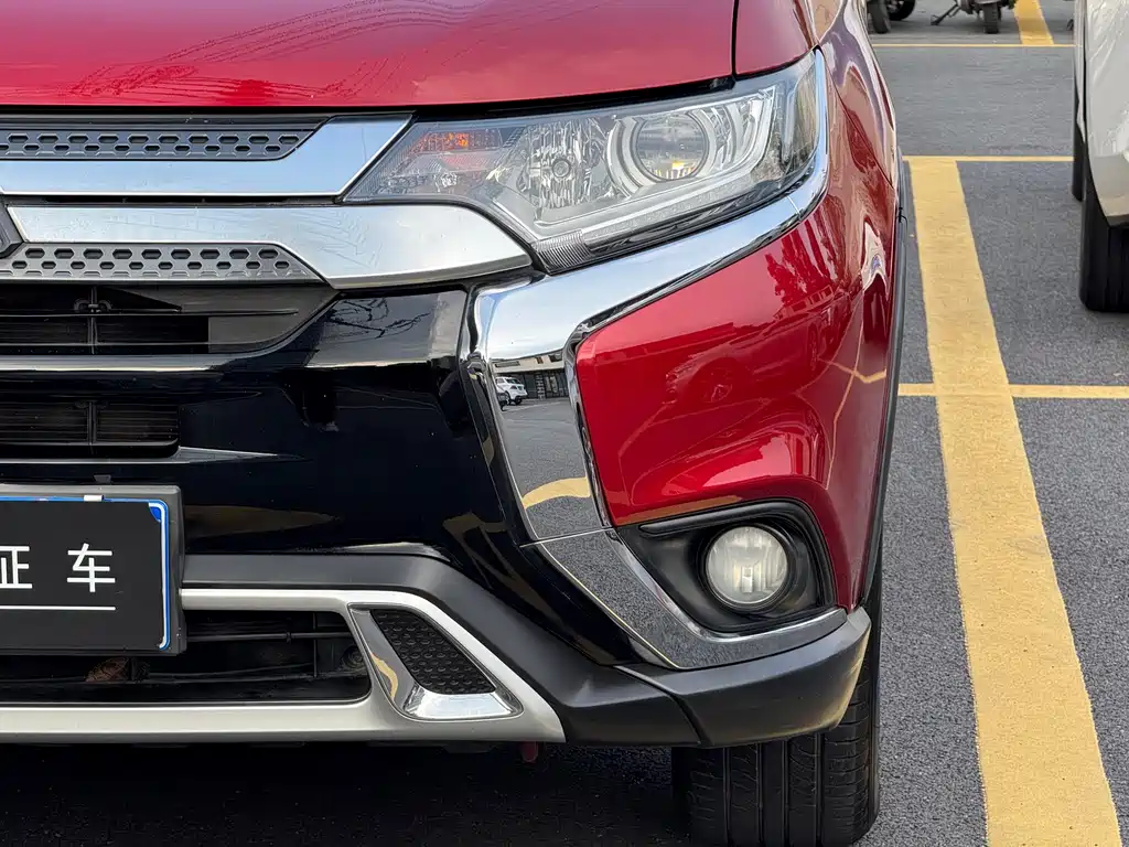 Mitsubishi Outlander 2019 — фото 27