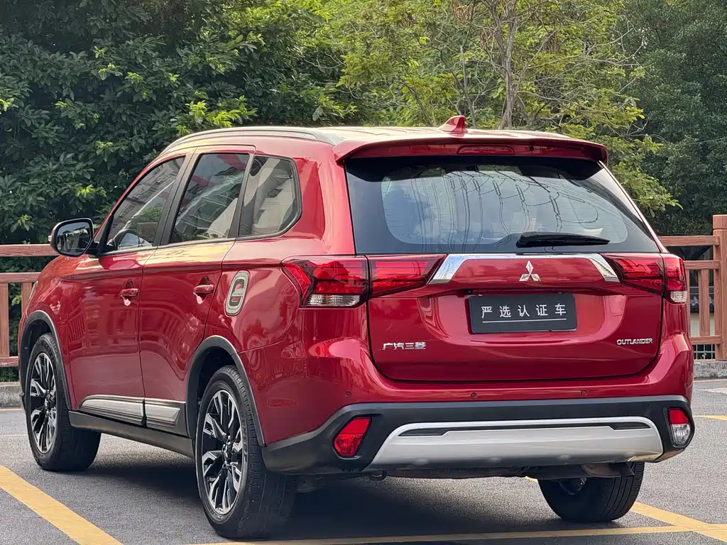 Mitsubishi Outlander 2019 — фото 6
