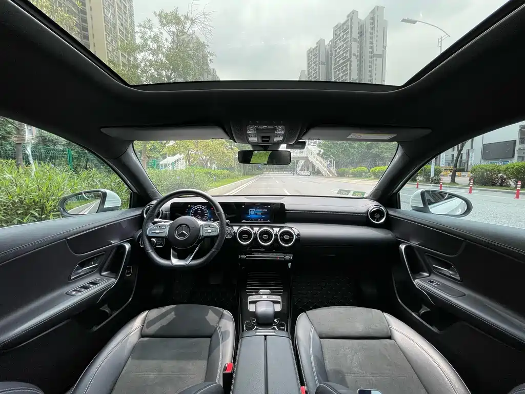 Mercedes-Benz A-Class 2019 — фото 12