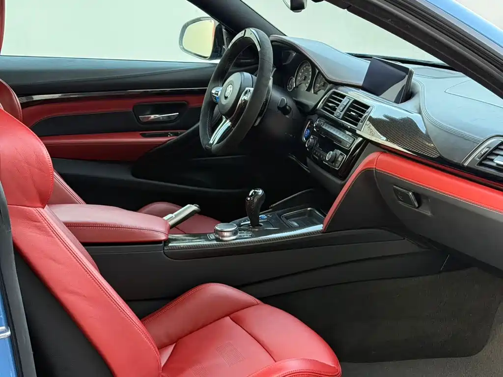 BMW M4 2018 — фото 11