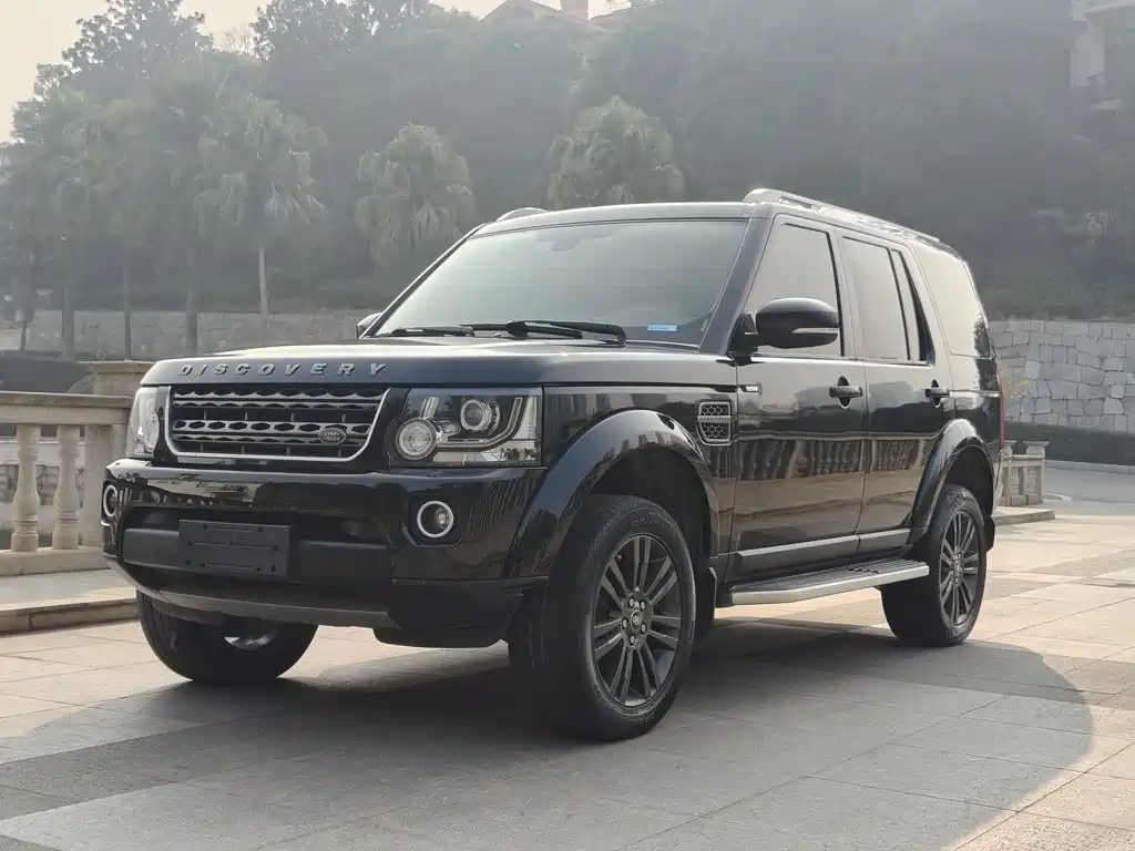 Land Rover Discovery 2017 — фото 1