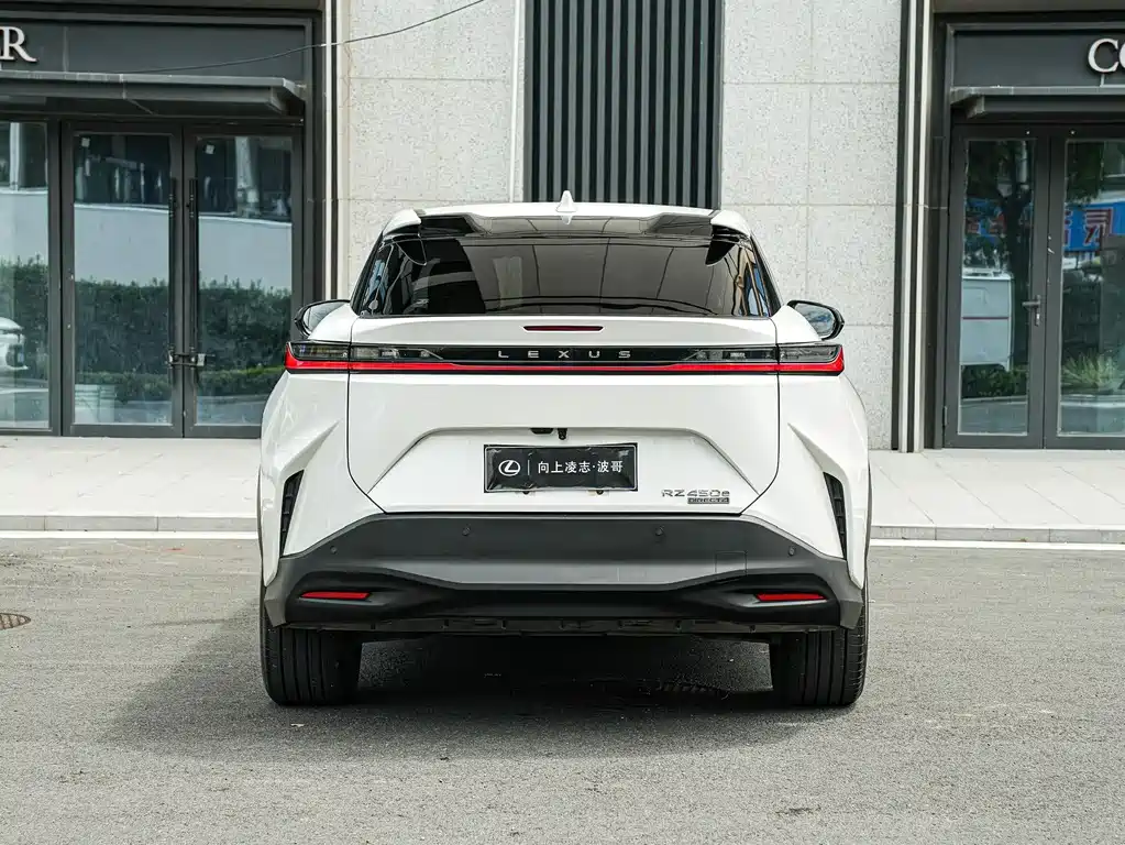 Lexus RZ 2023