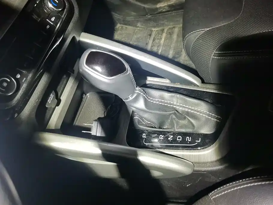 Geely Vision X3 2018 — фото 16