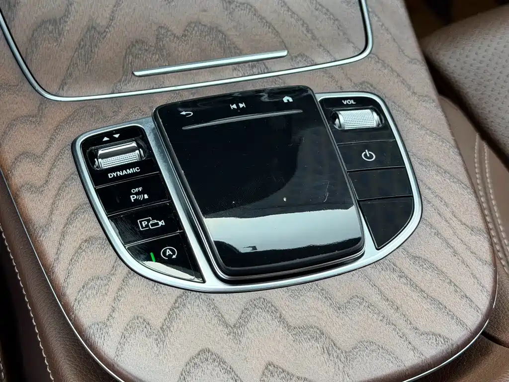 Mercedes-Benz E-Class 2022 — фото 13