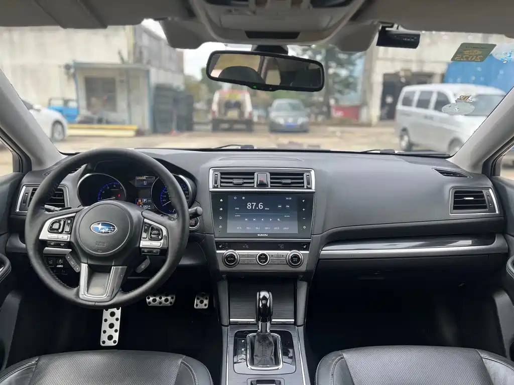 Subaru Outback 2017 — фото 6