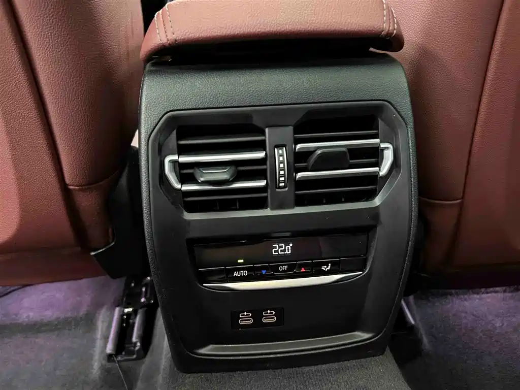 BMW 3 Series 2023 — фото 16