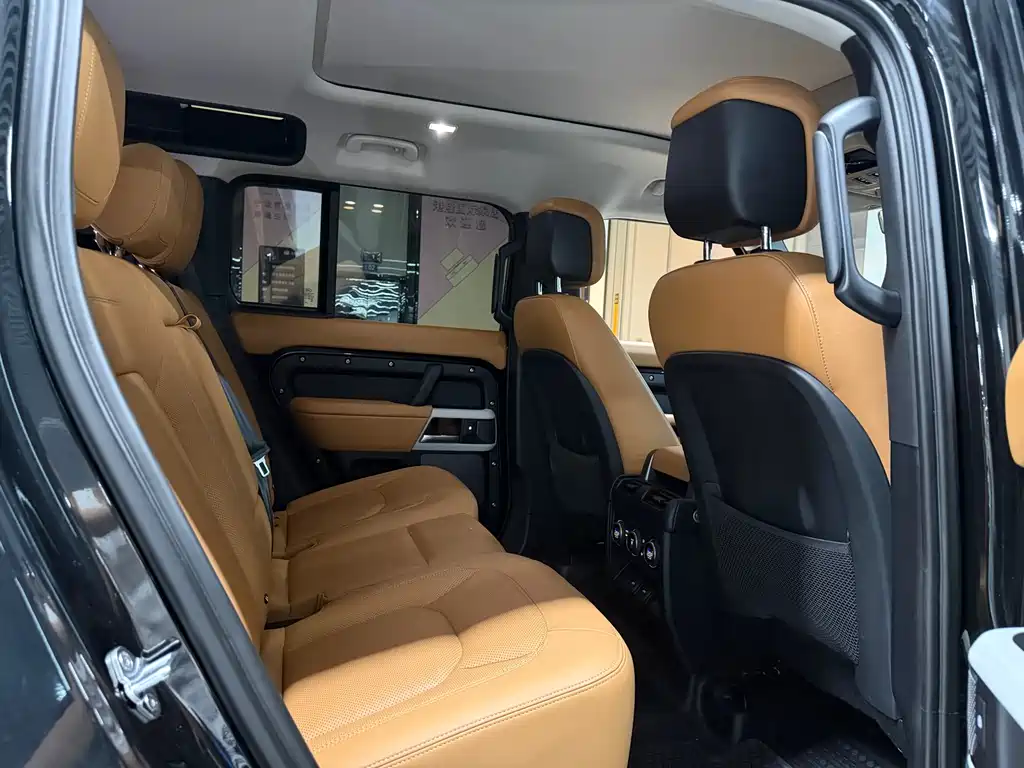 Land Rover Defender 2024 — фото 14