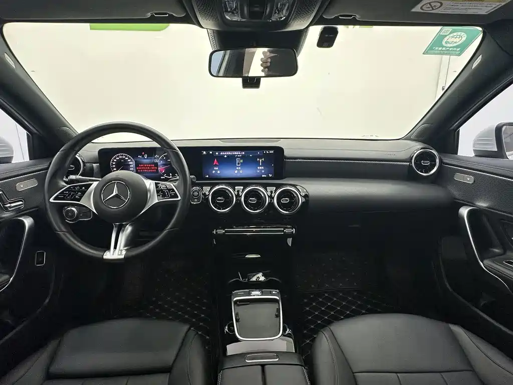 Mercedes-Benz A-Class 2024 — фото 12