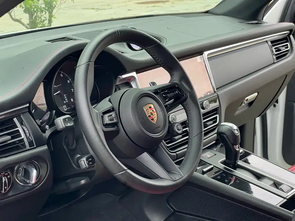 Porsche Macan 2023 — фото 15