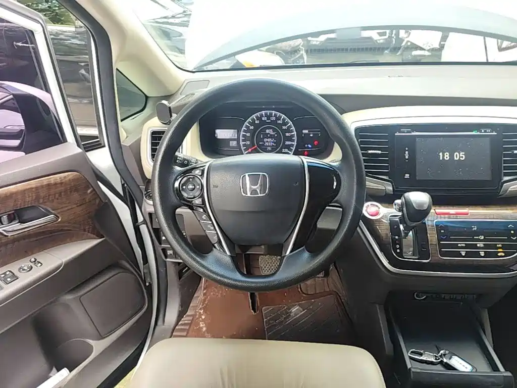 Honda Odyssey 2018 — фото 11
