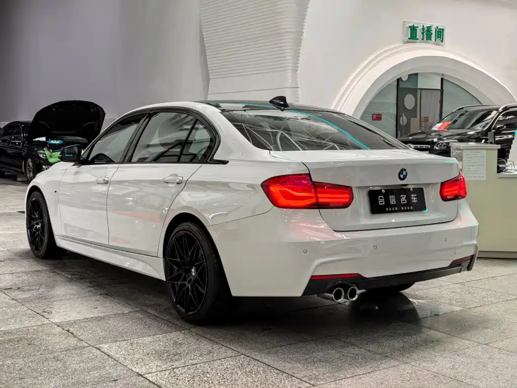 BMW 3 Series 2018 — фото 4