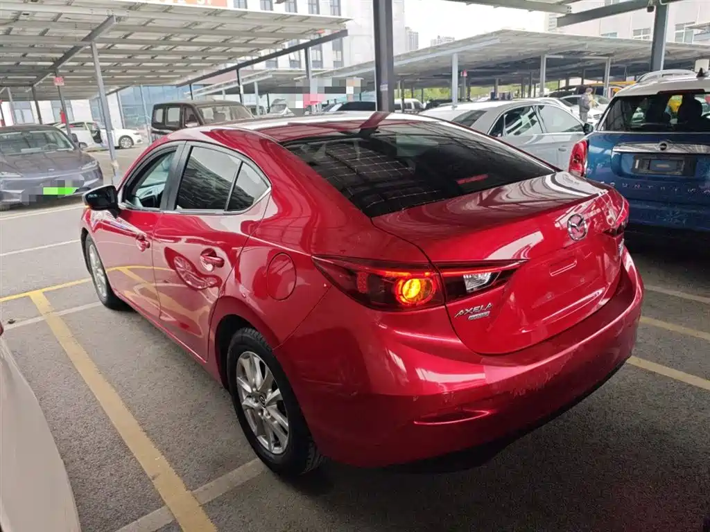Mazda 3 Axela 2018 — фото 23