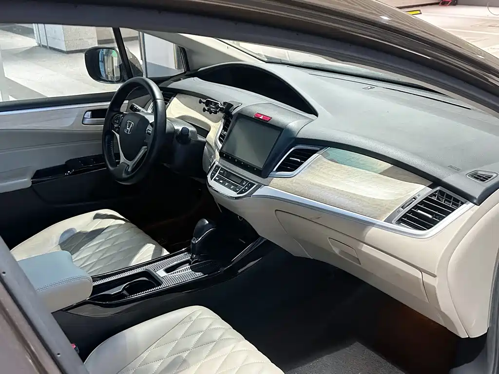 Honda Jade 2016 — фото 11