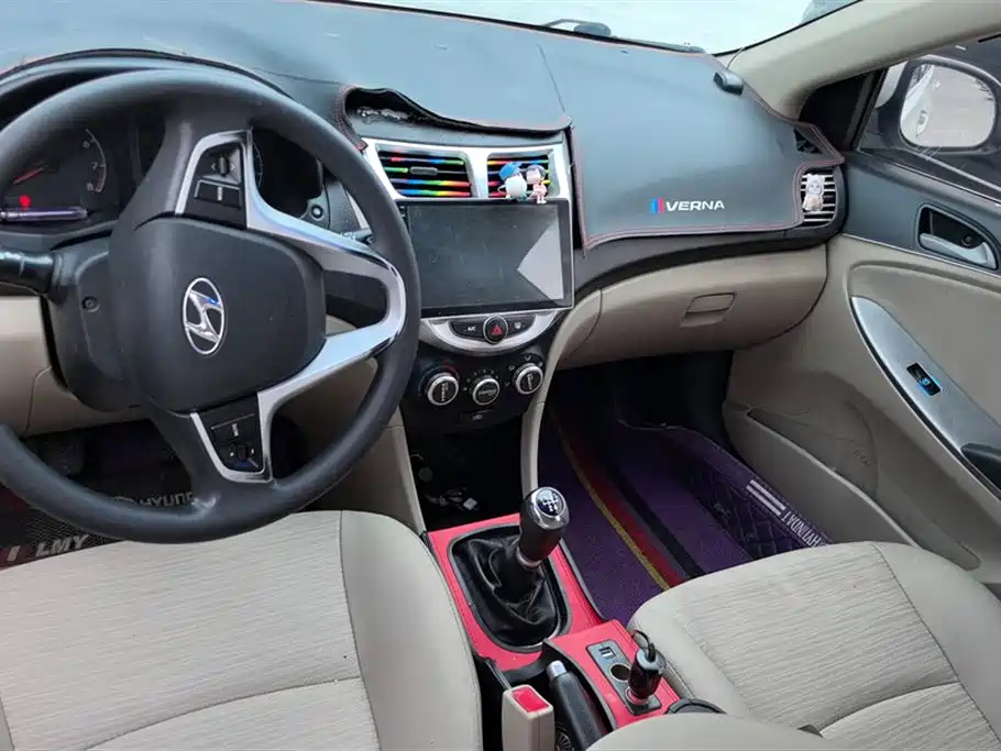Hyundai Verna 2015 — фото 12
