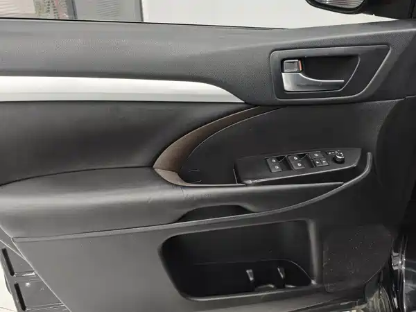 Toyota Highlander 2021