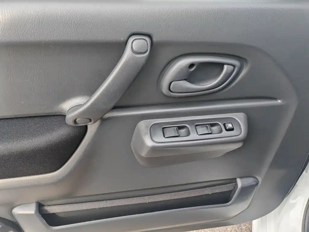 Suzuki Jimny 2017 — фото 16