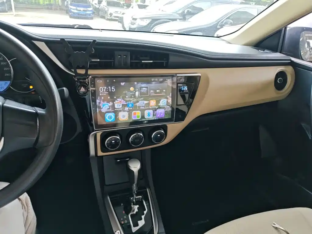 Toyota Corolla 2017 — фото 10