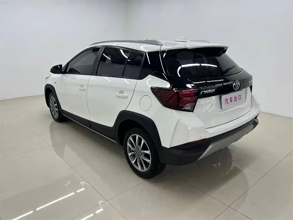 Toyota Yaris L 2022