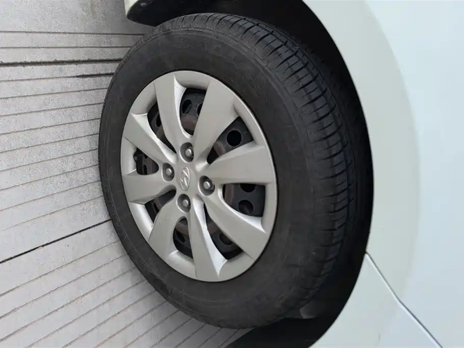 Hyundai Verna 2015