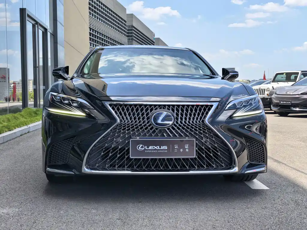 Lexus LS 2020 — фото 2