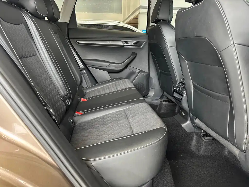 Skoda Karoq 2020 — фото 12