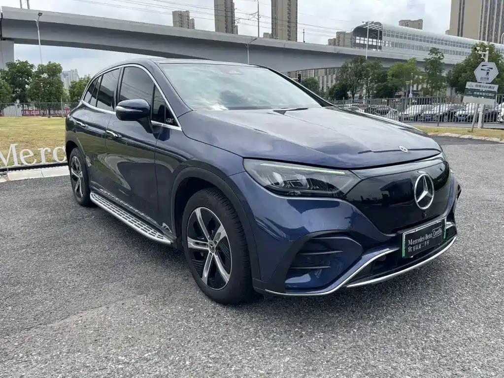 Mercedes-Benz EQE SUV 2025 — фото 3