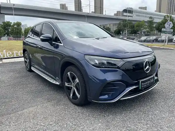 Mercedes-Benz EQE SUV 2025