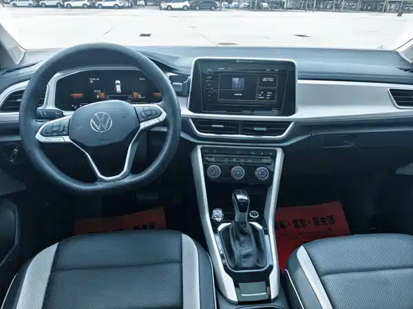 Volkswagen T-Roc 2024