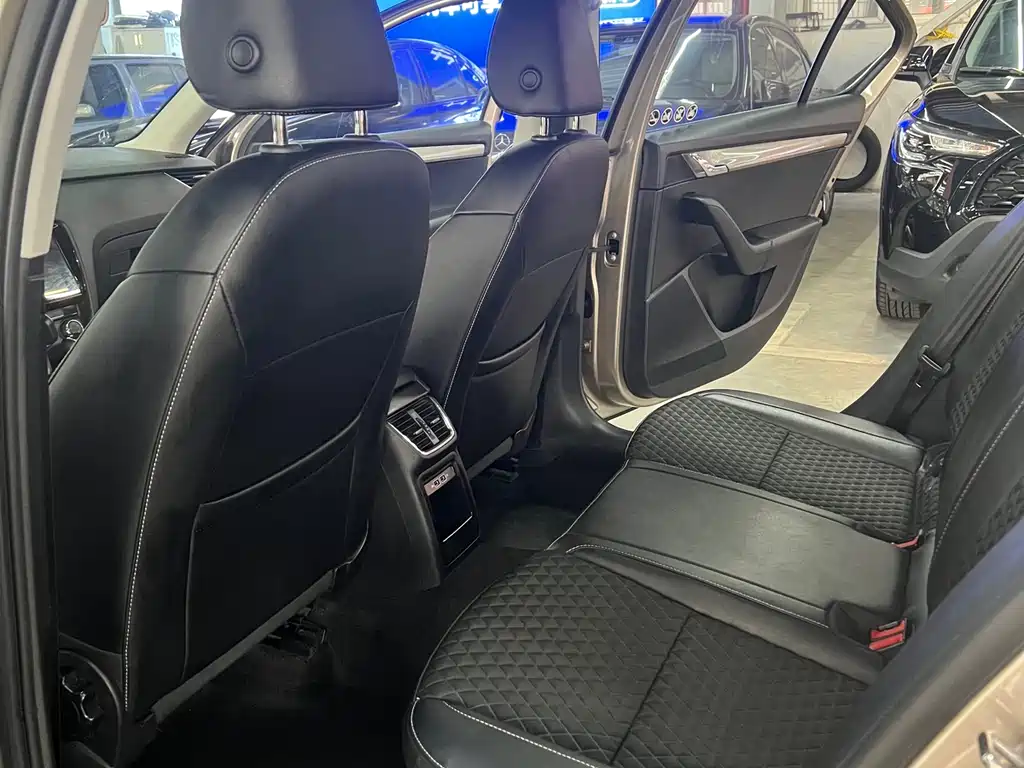 Skoda Octavia 2019 — фото 10