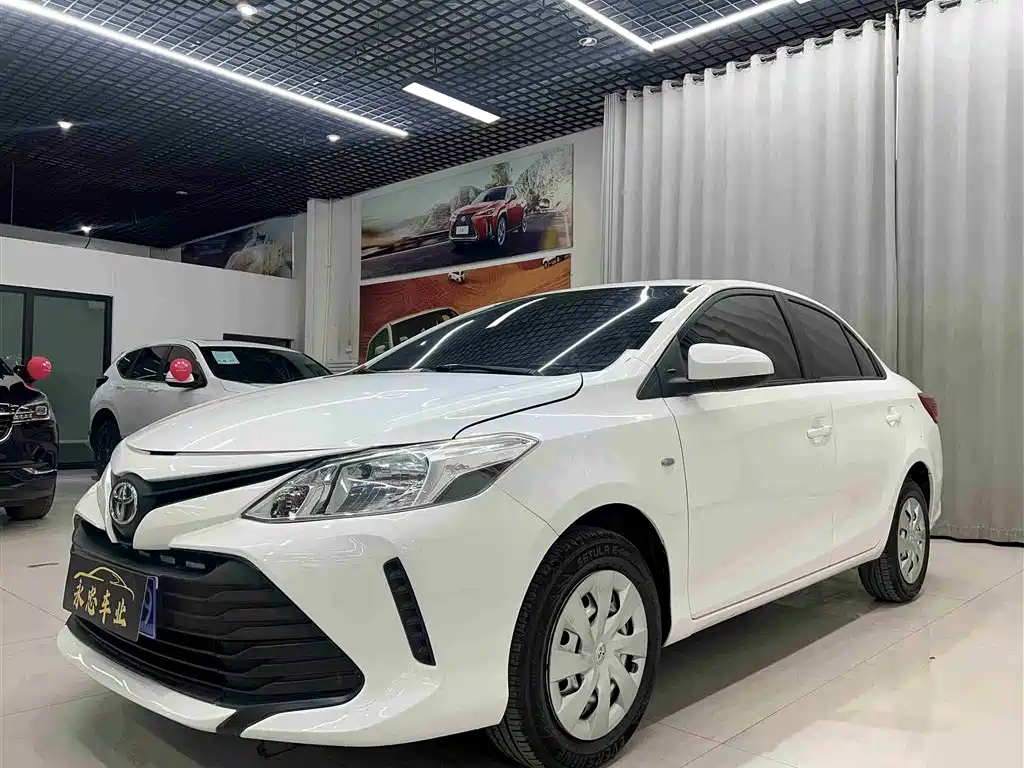Toyota Vios 2017 — фото 1