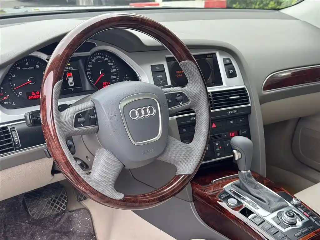 Audi A6L 2011