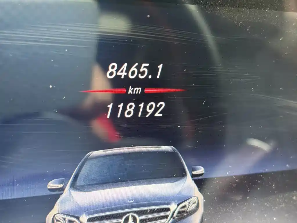 Mercedes-Benz E-Class 2019 — фото 16