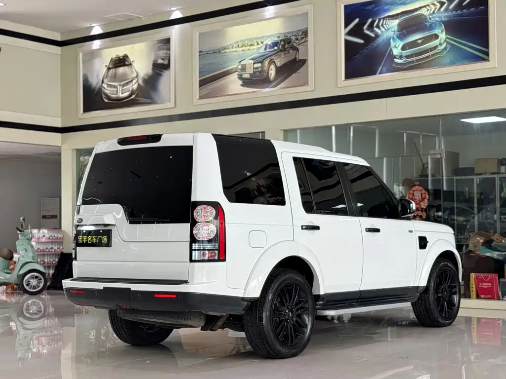 Land Rover Discovery 2015 — фото 18