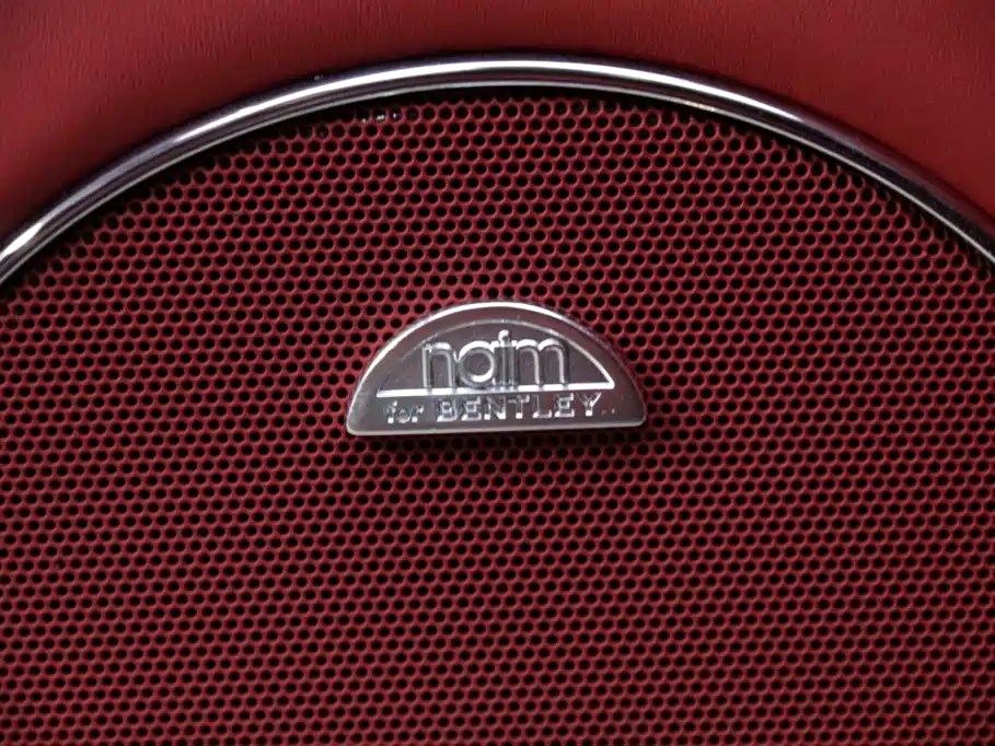 Bentley Flying Spur 2018 — фото 11
