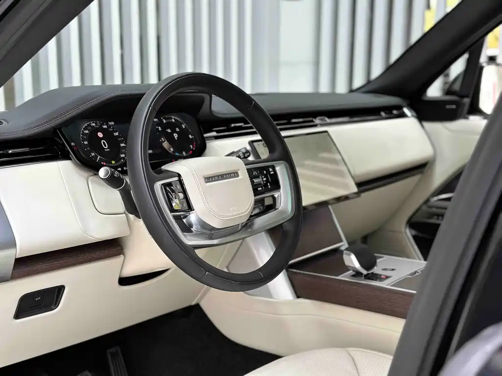 Land Rover Range Rover 2024 — фото 10