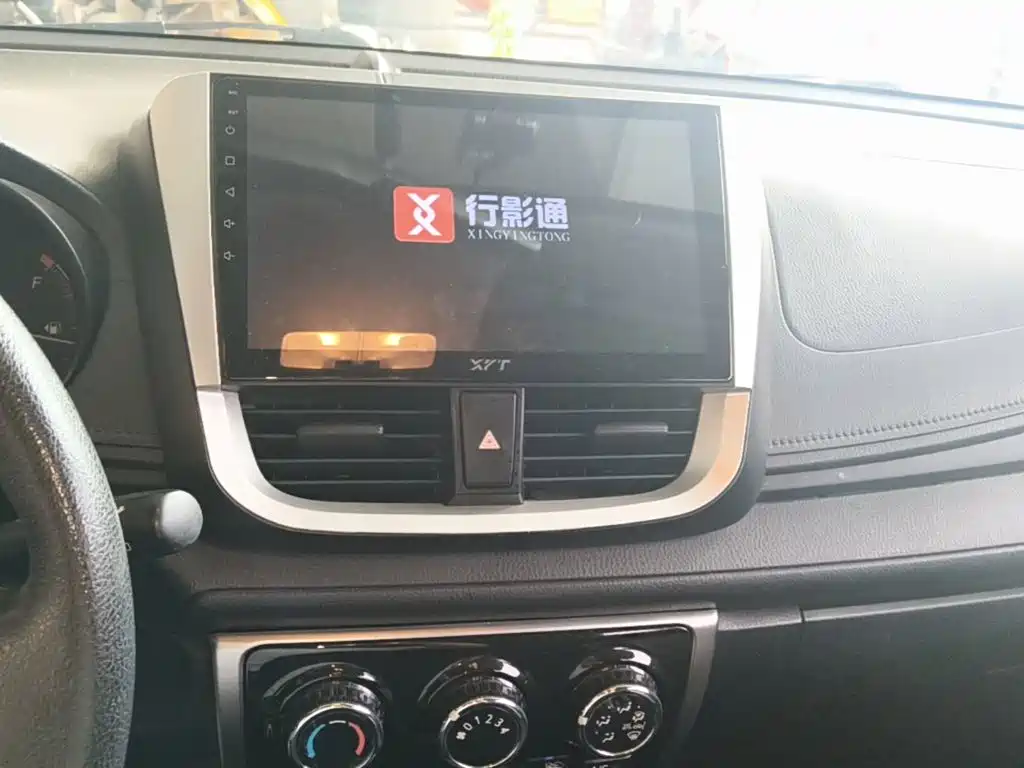 Toyota Yaris L 2020 — фото 13