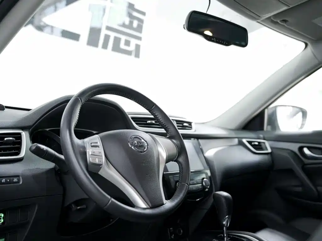 Nissan X-Trail 2015 — фото 9