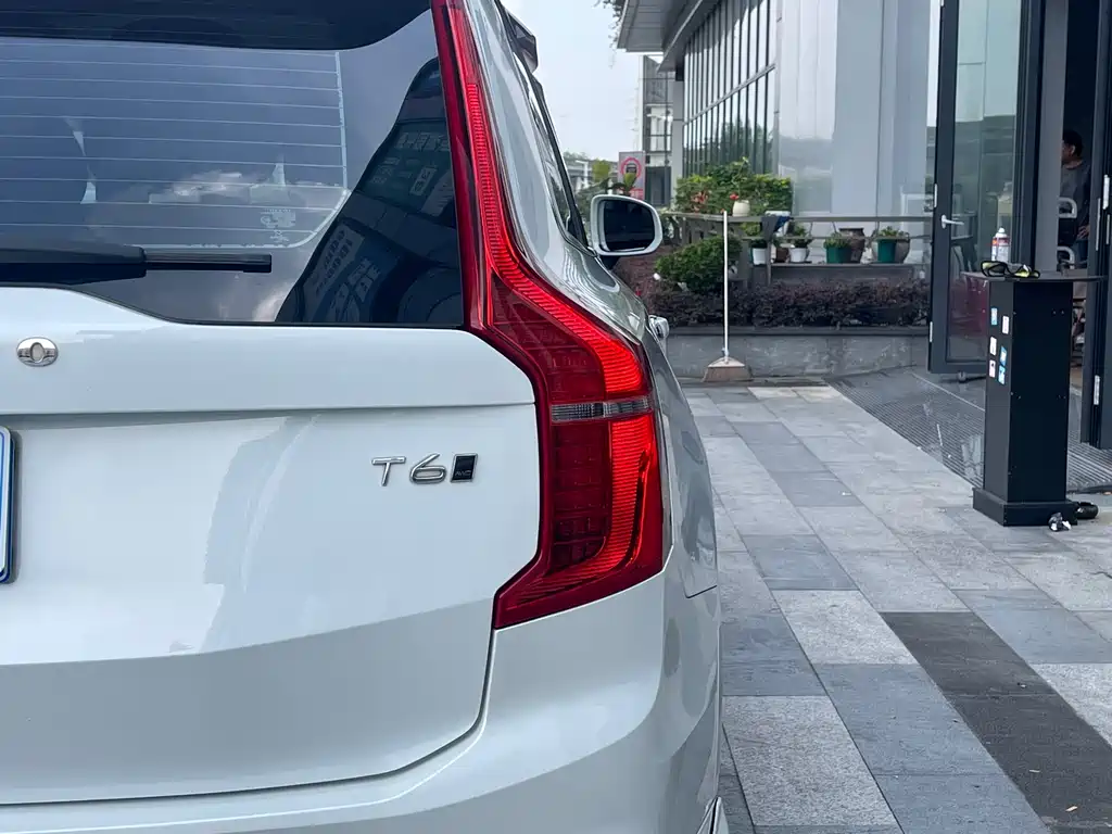 Volvo XC90 2018 — фото 7