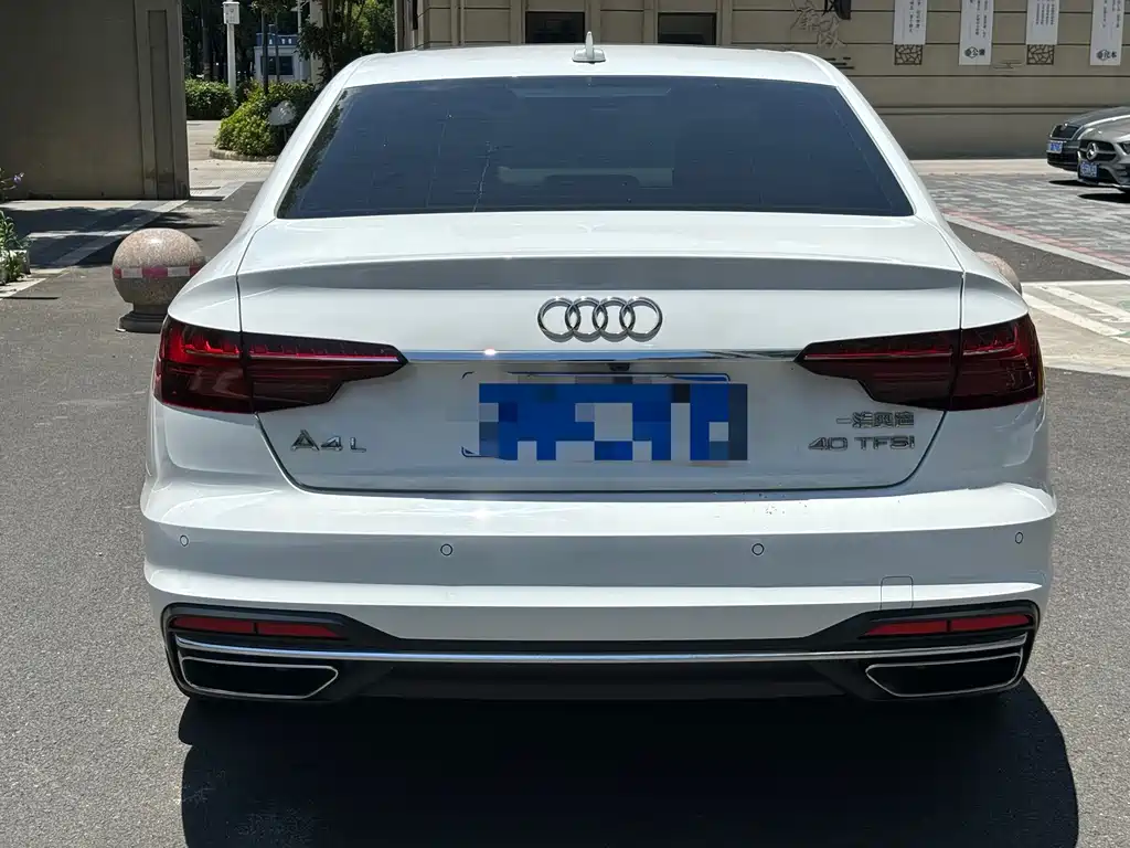 Audi A4L 2022 — фото 17