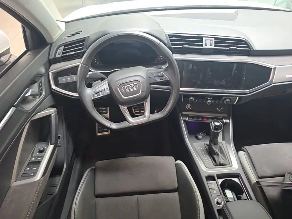 Audi Q3 2023 — фото 17